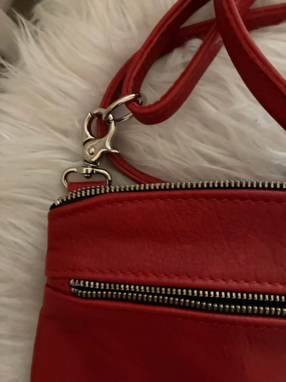 Bellum‎ Leather Red Crossbody Bag